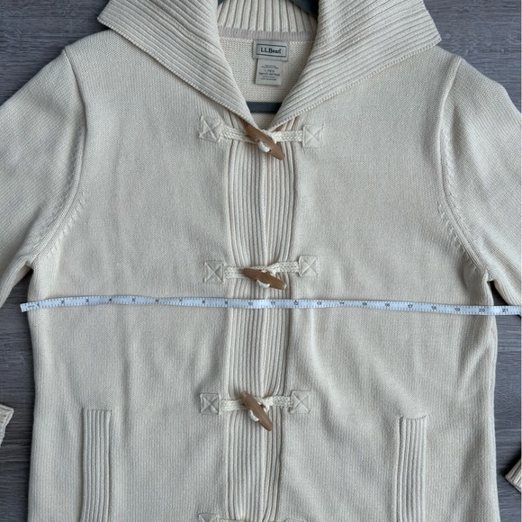 L.L.Bean collared toggle button cardigan in cream/ivory 100% cotton Size L - Picture 3 of 8